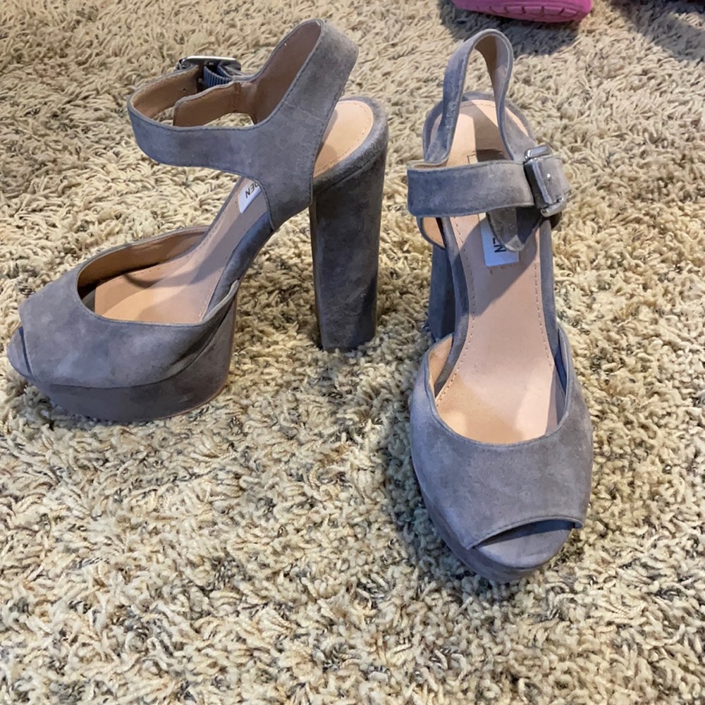 Steve Madden ‘JILLYY’ platform open toe heels